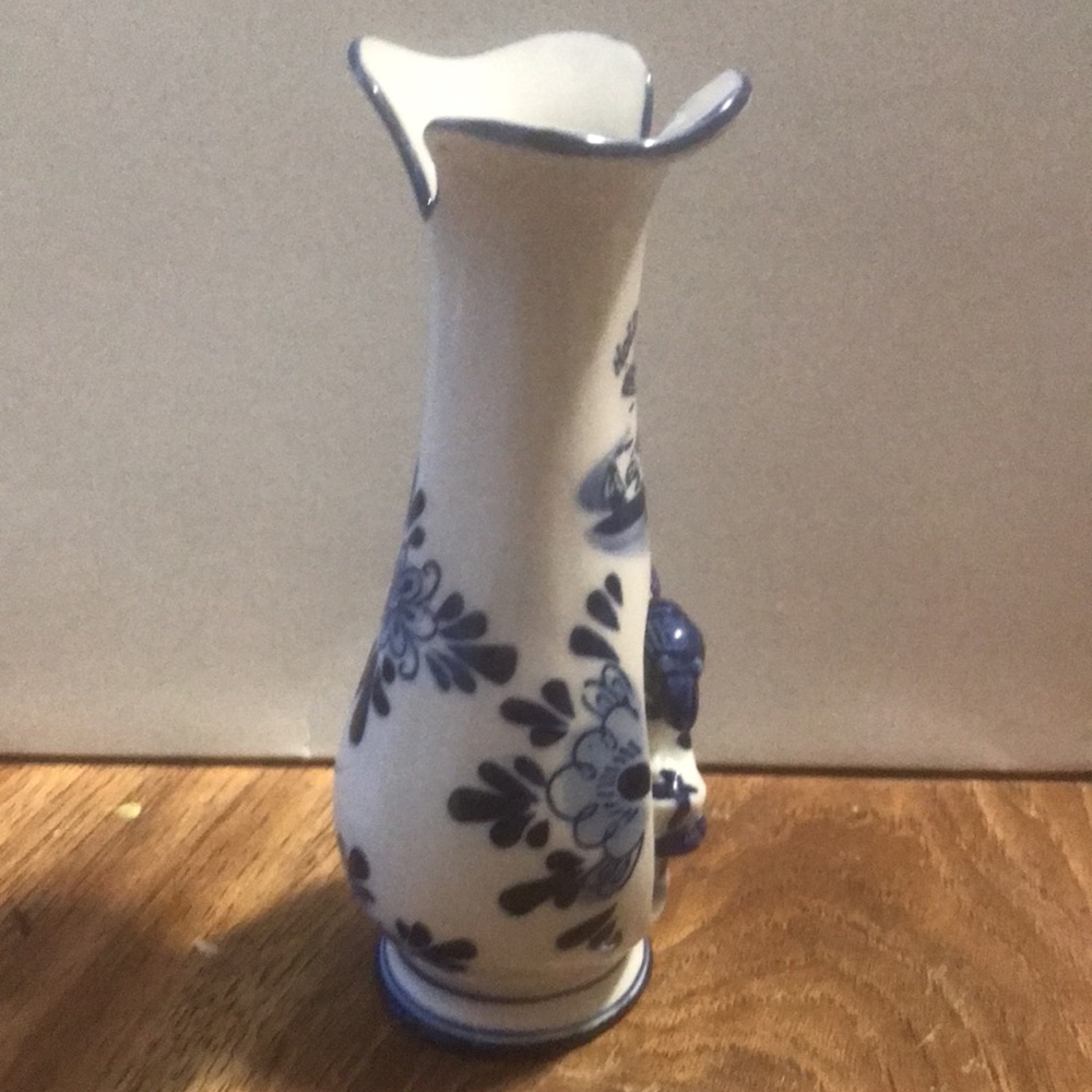 Vintage. Like new Blue Delft Deco. Porcelian vase with kissin children    Hand - Picture 4 of 9